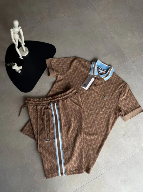 Modne i uniwersalne, codzienne szorty z krótkim rękawem