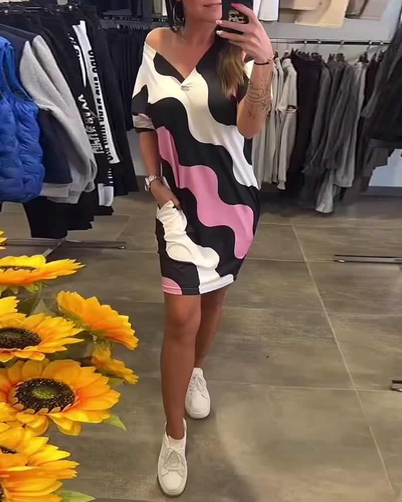 Rochie cu decolteu în V și model ondulat
