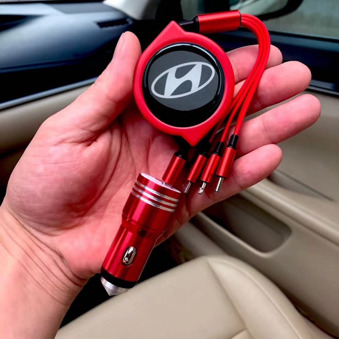 Cablu de date auto retractabil 3 în 1 + încărcător auto gratuit