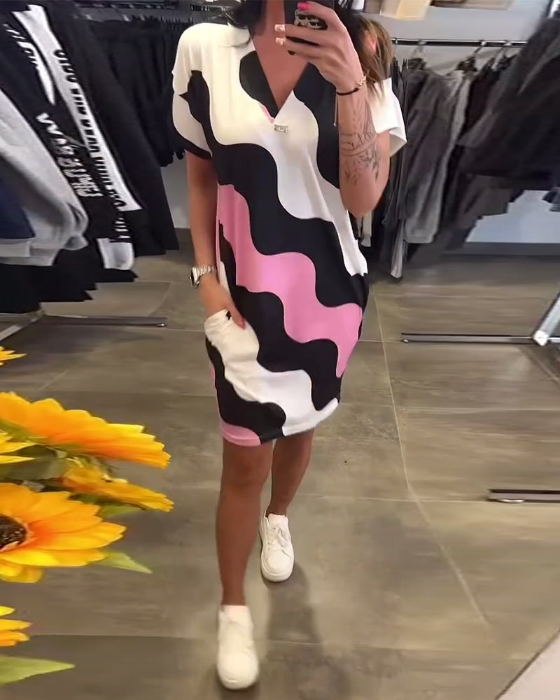 Rochie cu decolteu în V și model ondulat