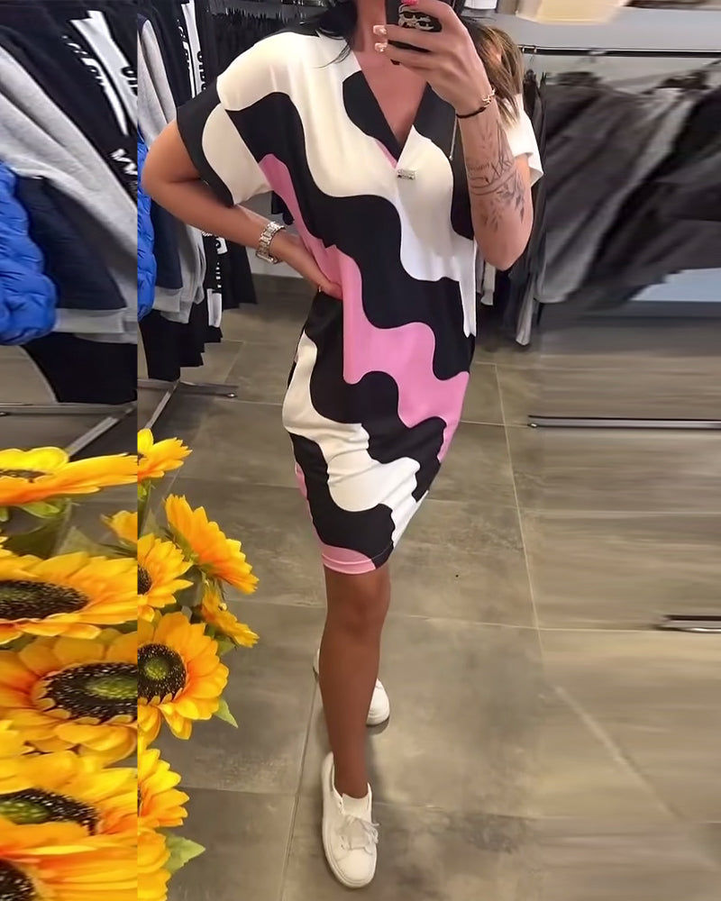 Rochie cu decolteu în V și model ondulat