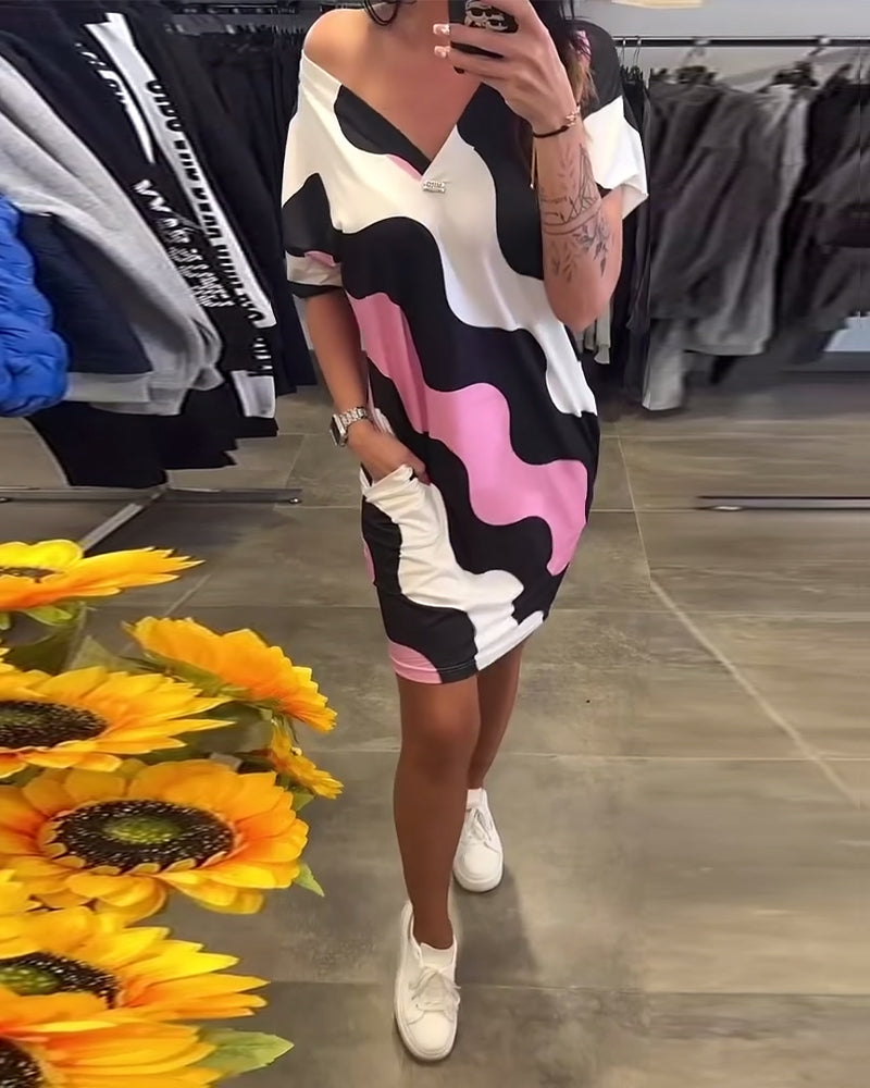 Rochie cu decolteu în V și model ondulat