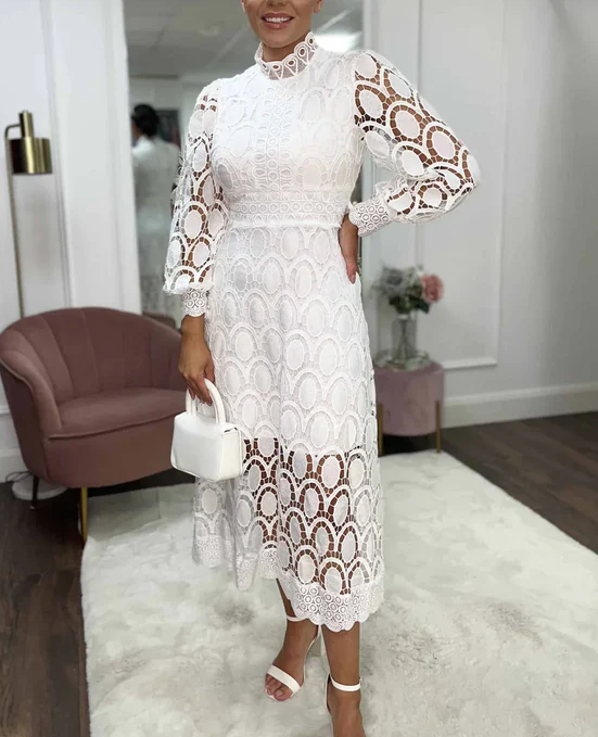 Rochie midi de dama cu un decolteu elegant, aerisit