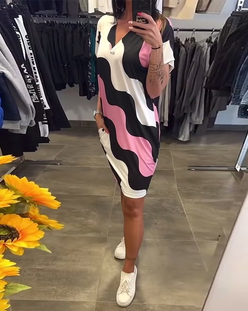 Rochie cu decolteu în V și model ondulat