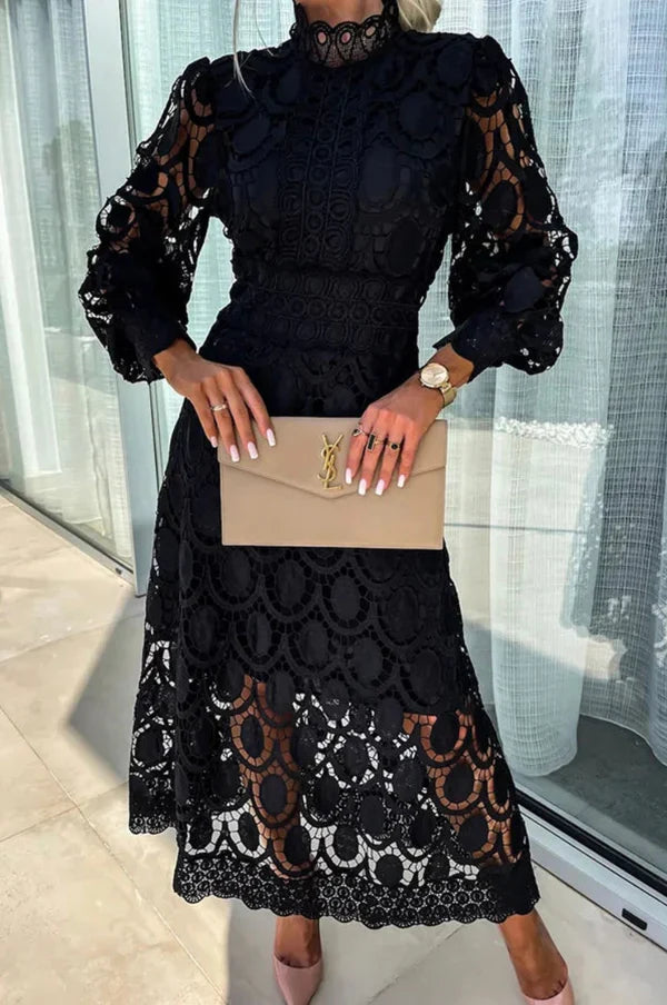 Rochie midi de dama cu un decolteu elegant, aerisit