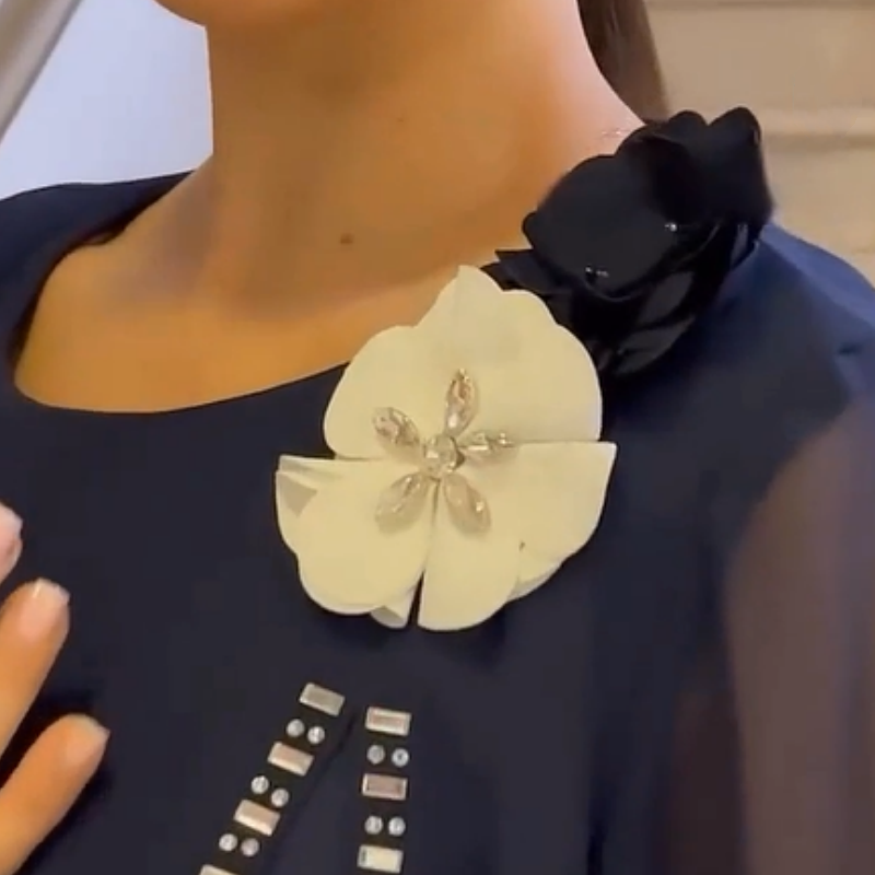 🌸✨【S-4XL】Siateczkowa sukienka damska z okrągłym dekoltem i kwiatowym akcentem