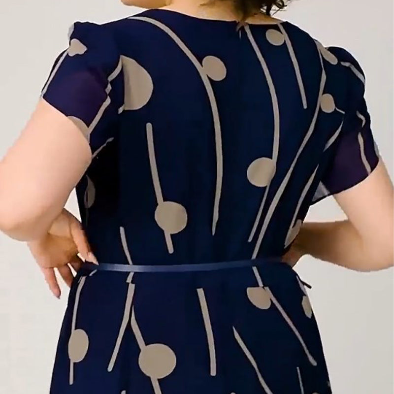 ✨Rochie la modă cu buline mari, mărime plus