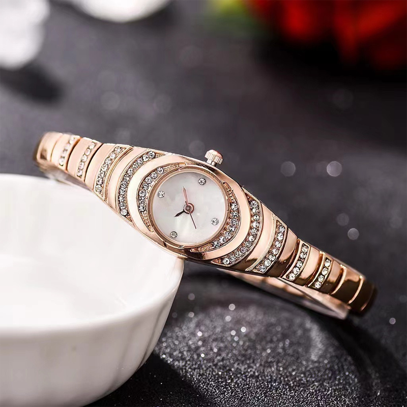 💎Ceas de damă cu brățară de cristal⌚