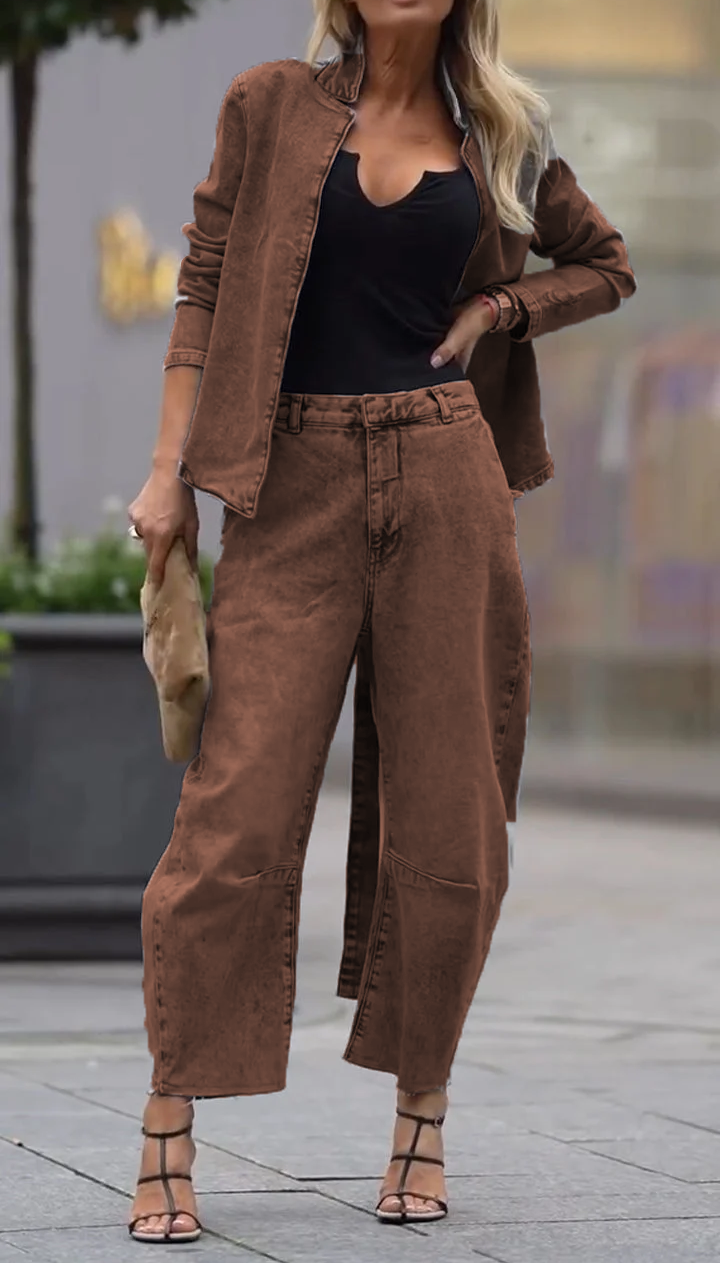 Damski płaszcz z okrągłym dekoltem i spodnie w swobodnym zestawie