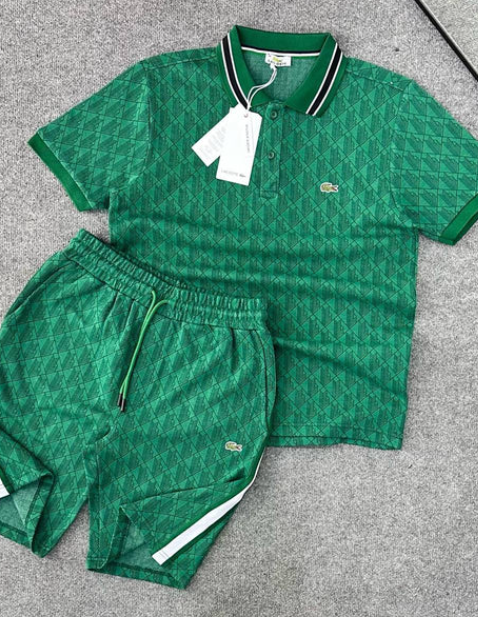 Modne i uniwersalne, codzienne szorty z krótkim rękawem