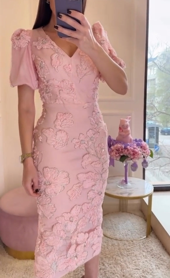 Letnia elegancka sukienka damska z haftowanymi kwiatami i kryształkami