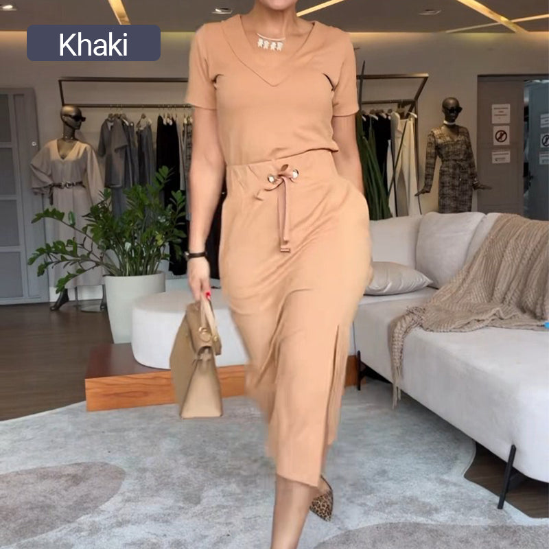 💥Komplet damski składający się z koszulki z dekoltem w serek i spódnicy midi👗