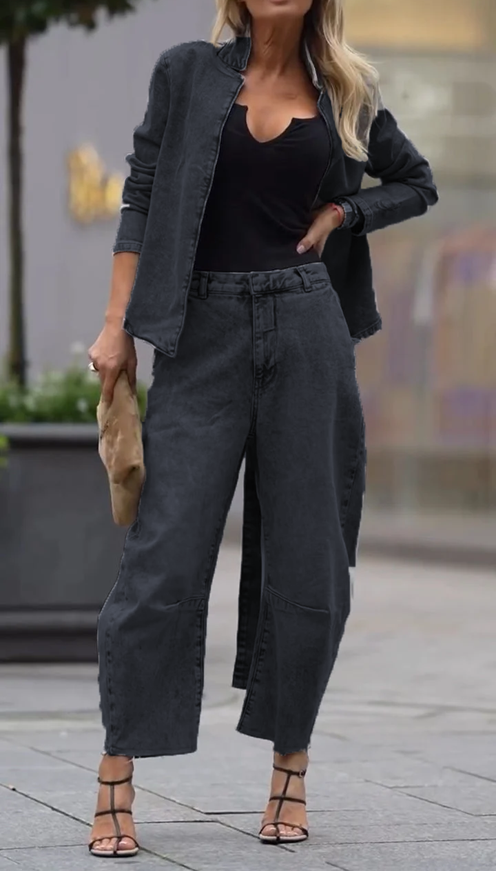 Damski płaszcz z okrągłym dekoltem i spodnie w swobodnym zestawie