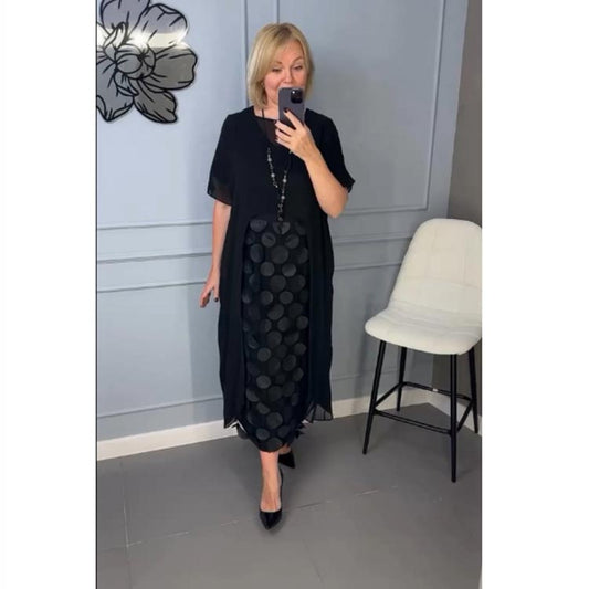 Elegancka damska sukienka z dekoltem w serek w kolorze czarnym z nieregularnym żakietem, dwuczęściowy komplet