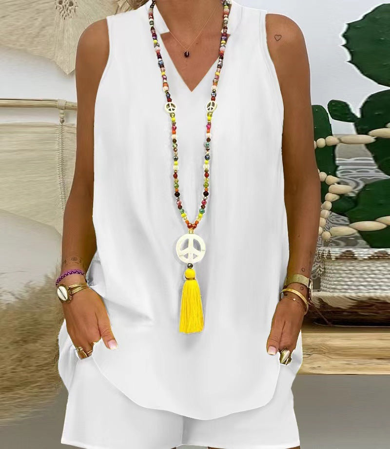 Set elegant din doua piese: decolteu in V cu maneca scurta + pantaloni scurti