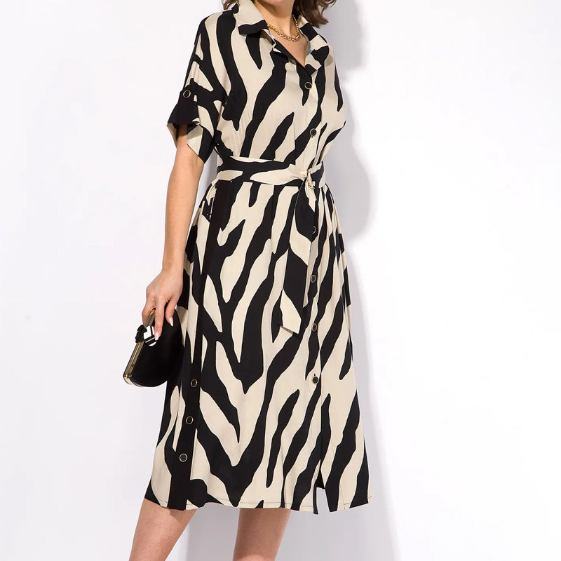 ✨🦓Sukienka z dekoltem w serek, nadrukowanymi paskami i talią