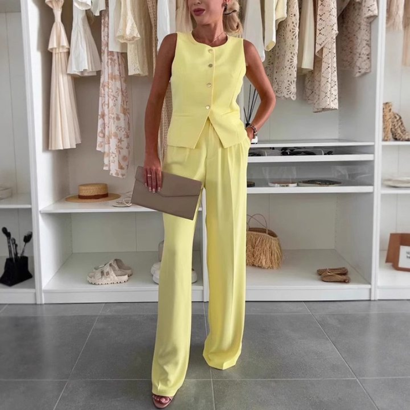 Top fără mâneci și pantaloni lungi pentru femei