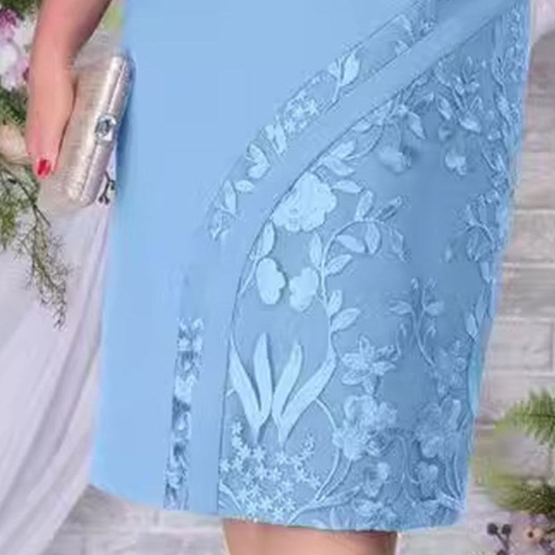 Elegancka koronkowa sukienka z kwiatami