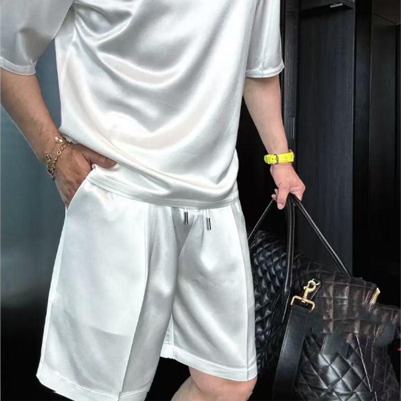 Set bărbătesc casual monocrom cu bluză și bermudă, din două piese