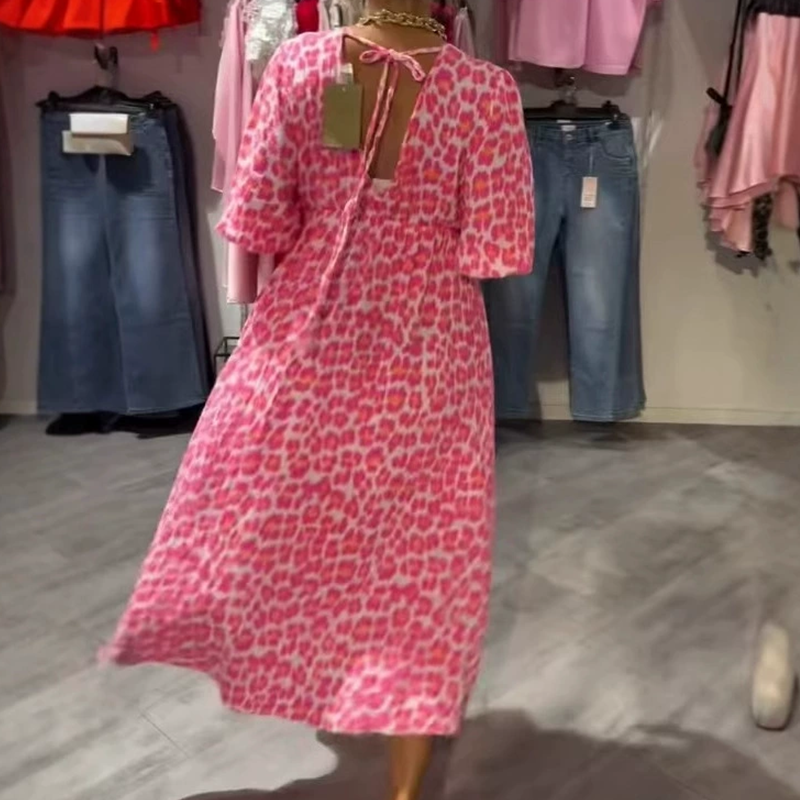Rochie de damă cu imprimeu și decolteu în V