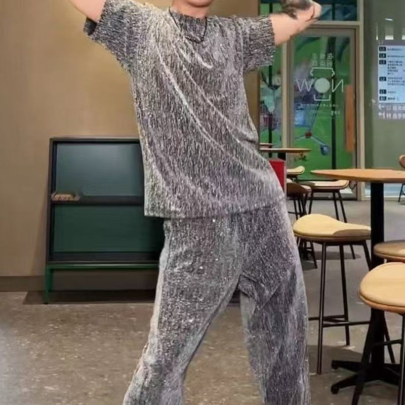 💖 Nowy projekt na rok 2025 ✨Męski dwuczęściowy zestaw: koszulka z krótkim rękawem i spodnie z szerokimi nogawkami